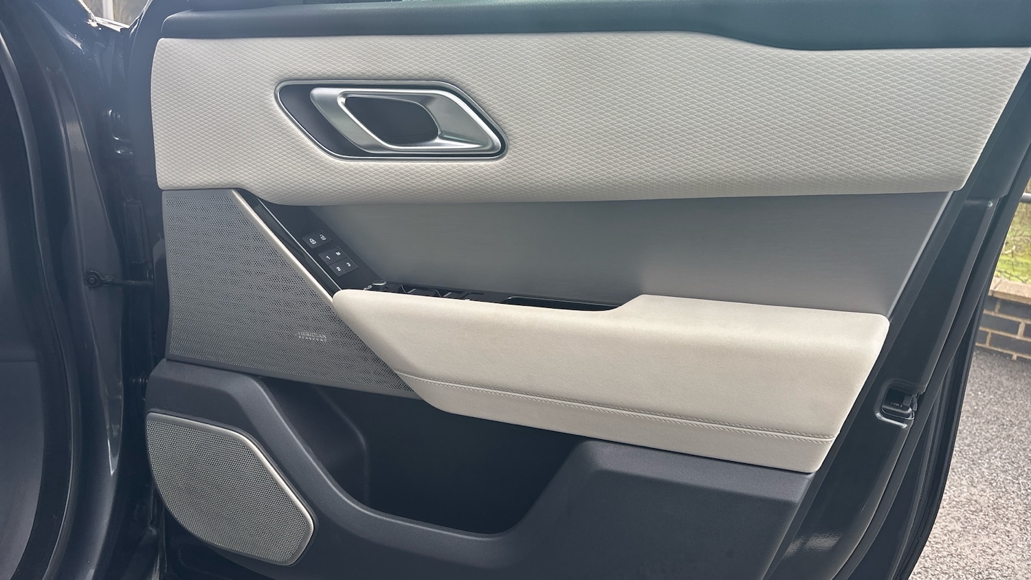 Used Land Rover Range Rover Velar 2023 for sale - 77584393: Photo 28