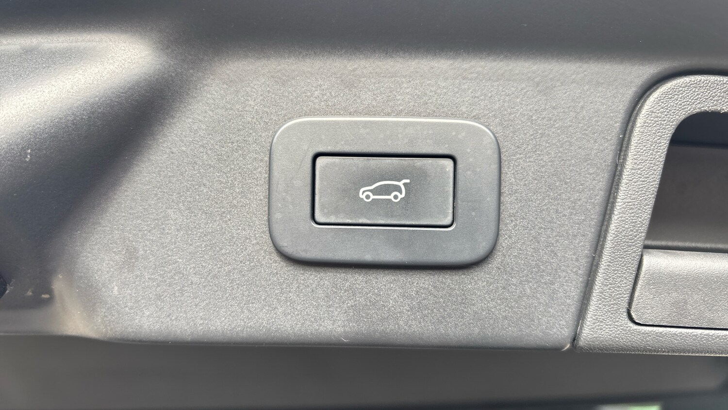 Used Land Rover Range Rover Velar 2023 for sale - 77584393: Photo 37