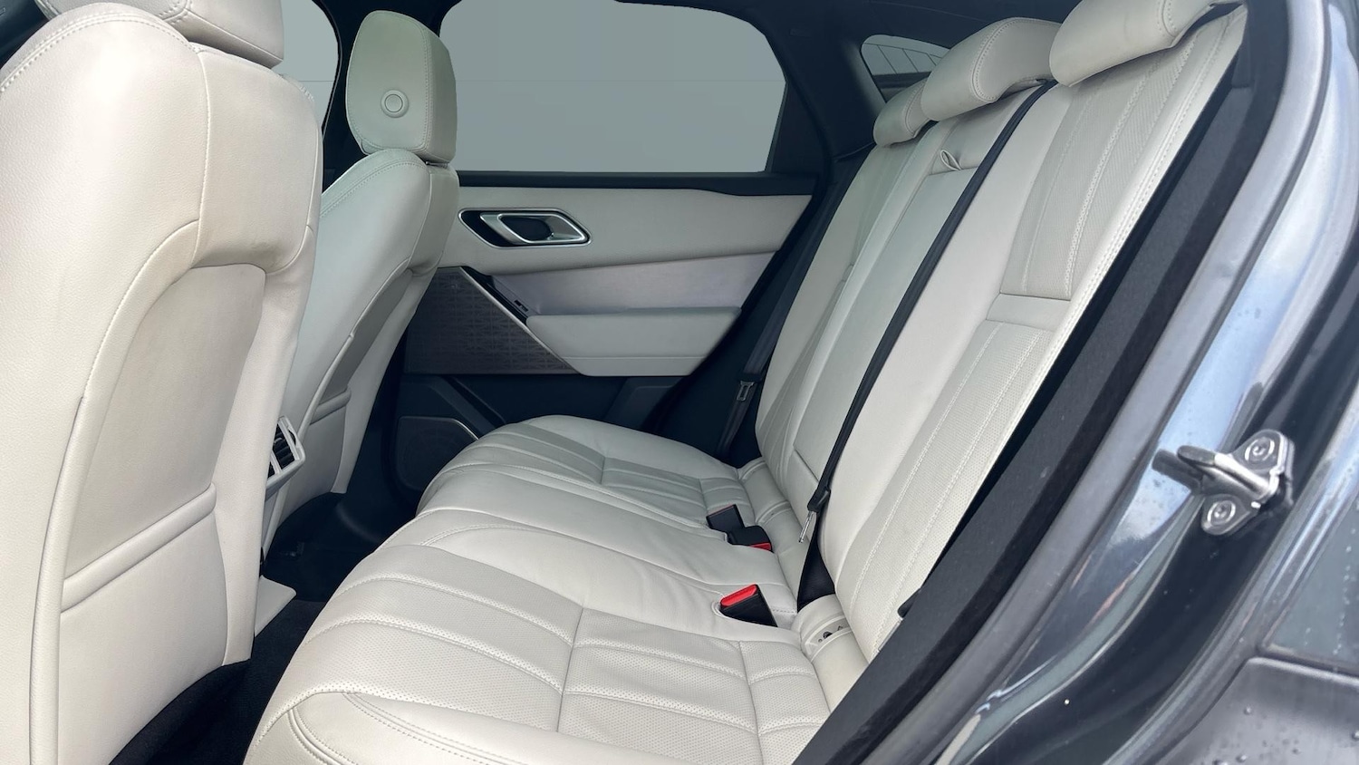 Used Land Rover Range Rover Velar 2023 for sale - 77584393: Photo 4