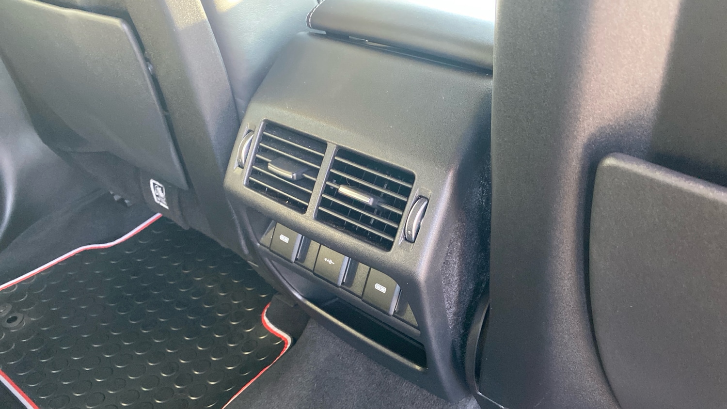 Used Land Rover Discovery Sport 2019 for sale - 77071369: Photo 18