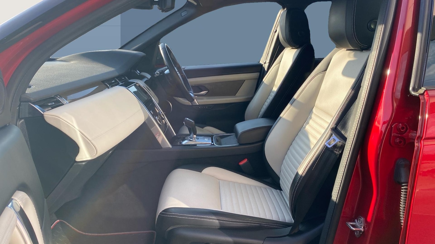 Used Land Rover Discovery Sport 2019 for sale - 77071369: Photo 3