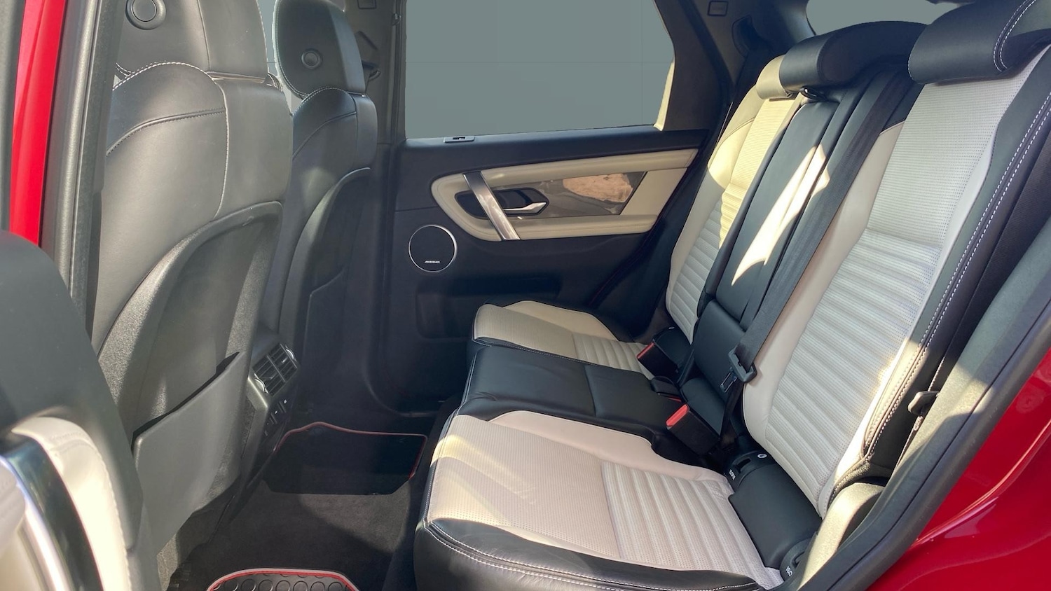 Used Land Rover Discovery Sport 2019 for sale - 77071369: Photo 4