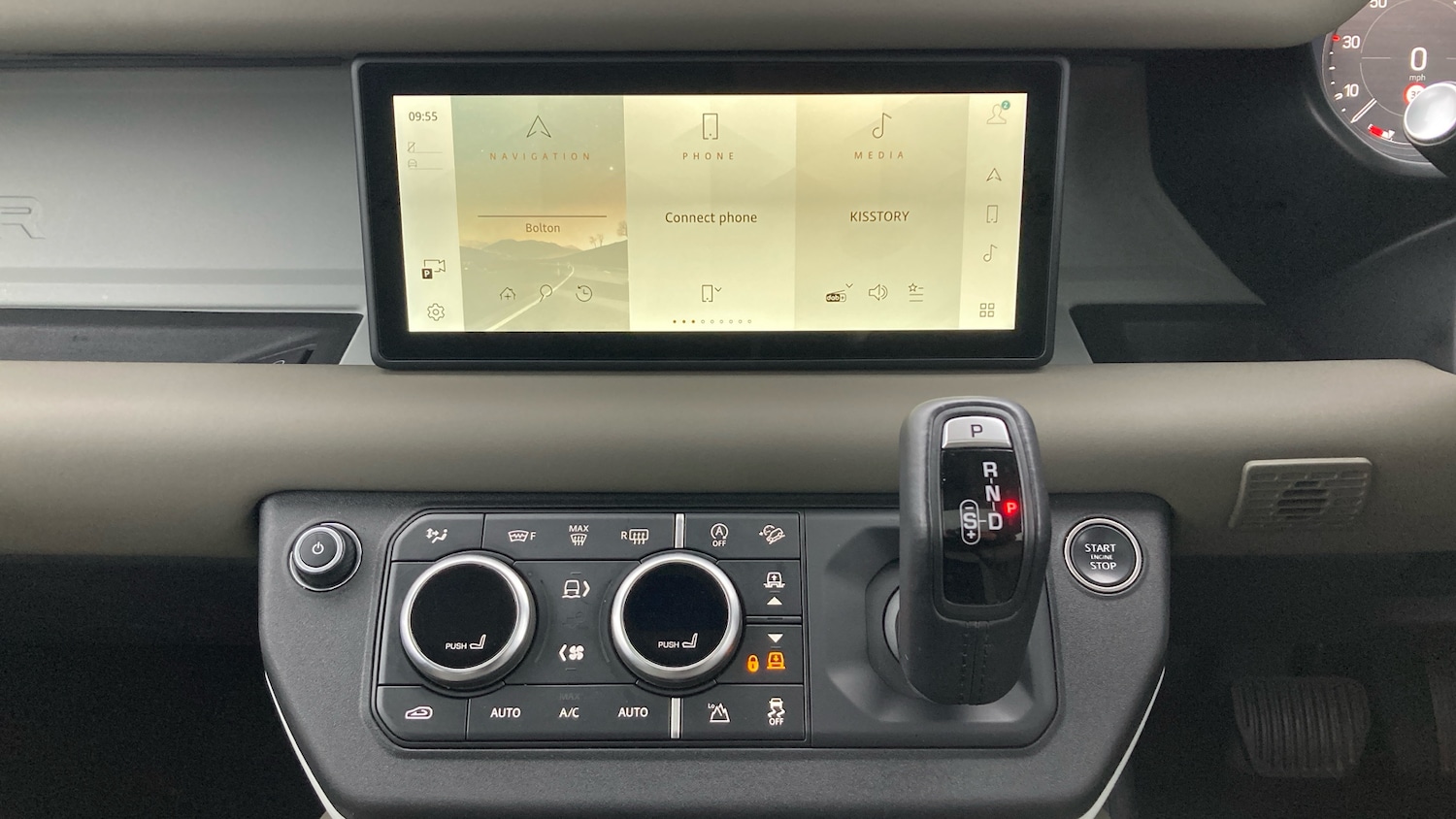 Used Land Rover Defender 2023 for sale - 77325974: Photo 14