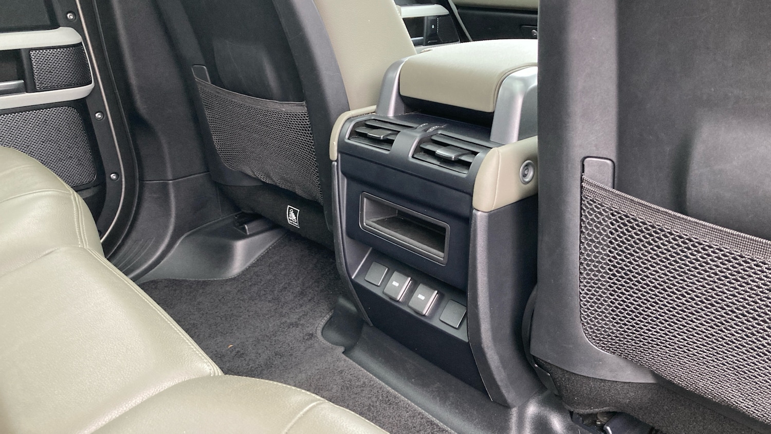 Used Land Rover Defender 2023 for sale - 77325974: Photo 18