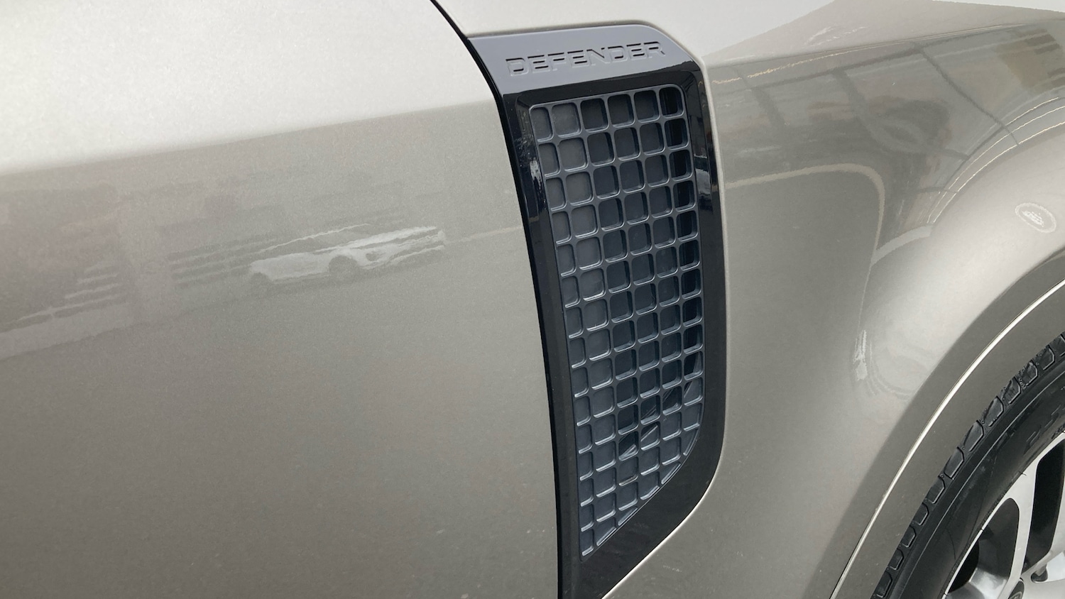 Used Land Rover Defender 2023 for sale - 77325974: Photo 24