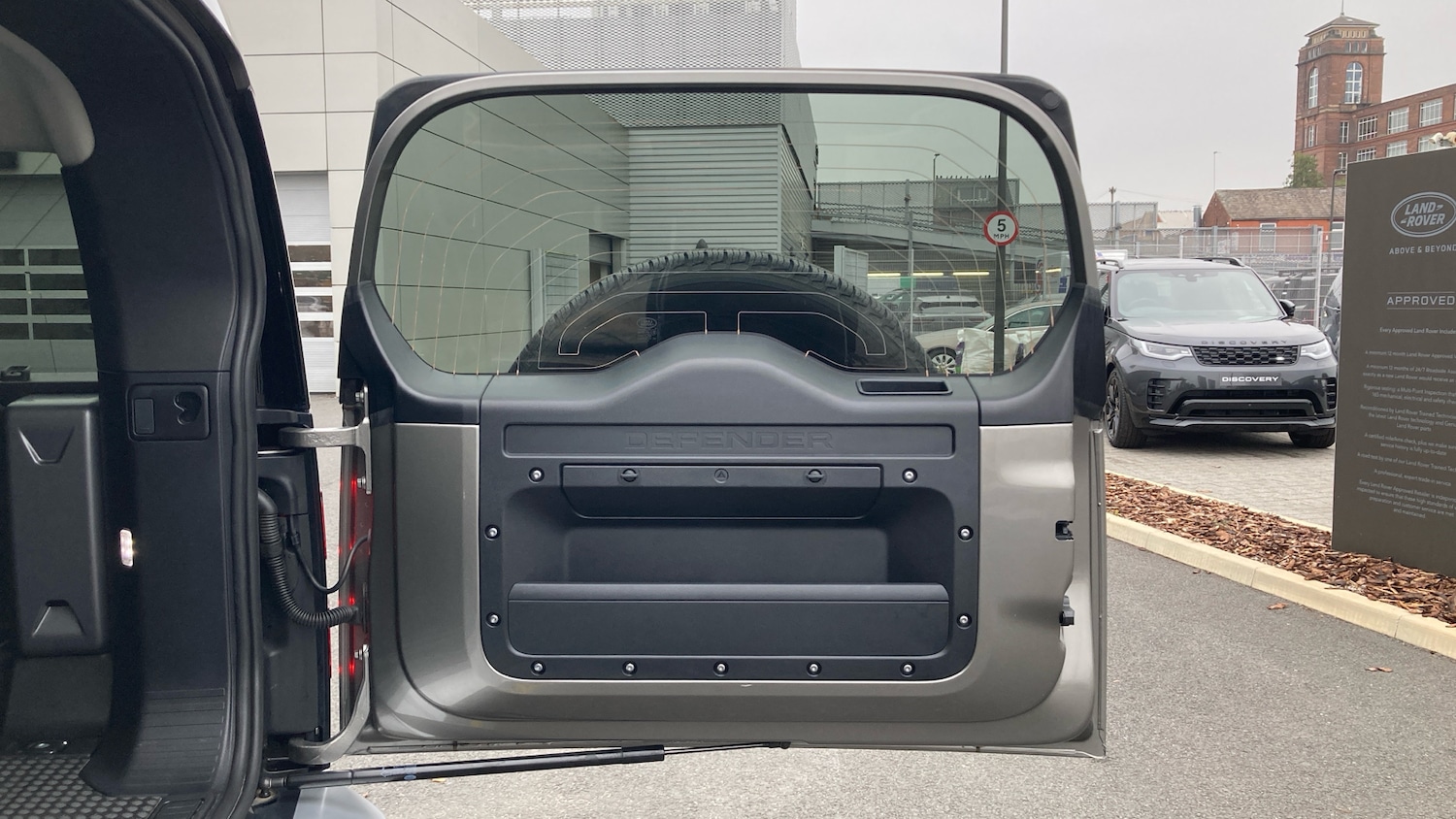 Used Land Rover Defender 2023 for sale - 77325974: Photo 27