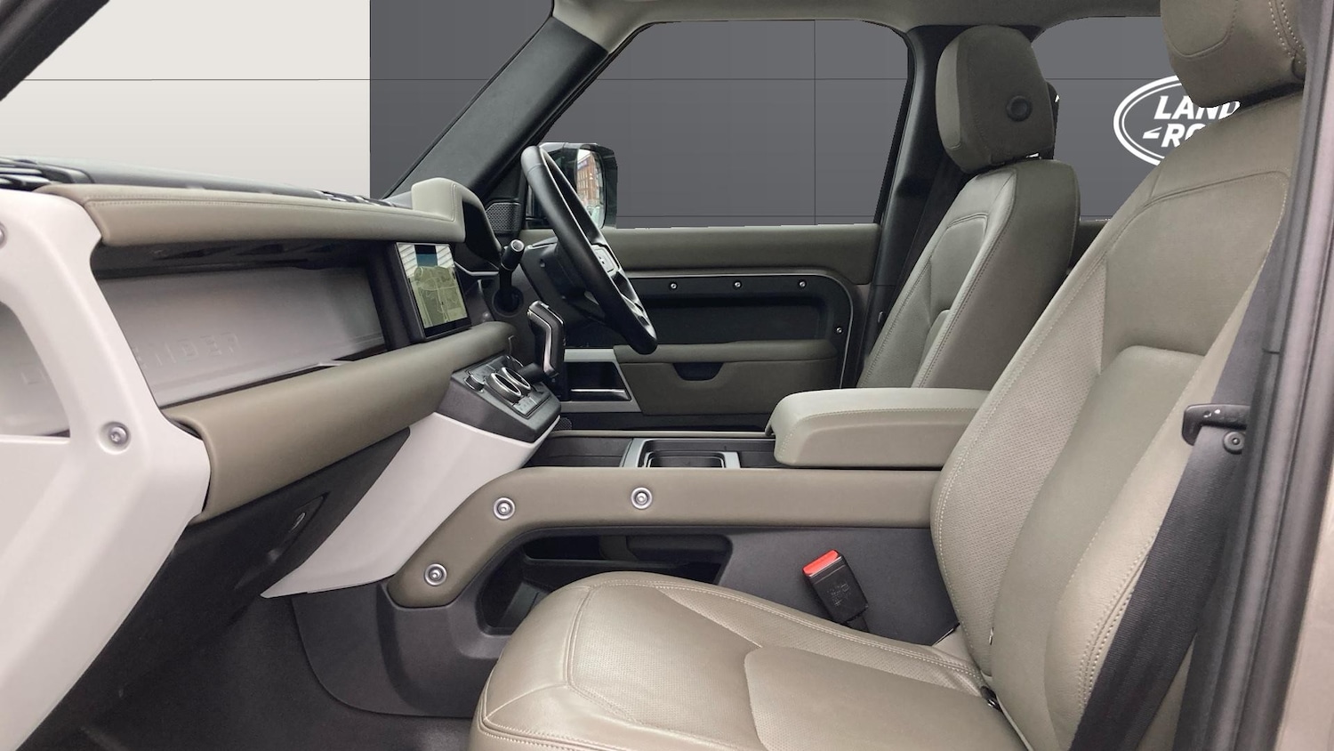 Used Land Rover Defender 2023 for sale - 77325974: Photo 3