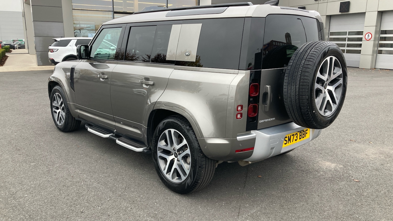 Used Land Rover Defender 2023 for sale - 77325974: Photo 42