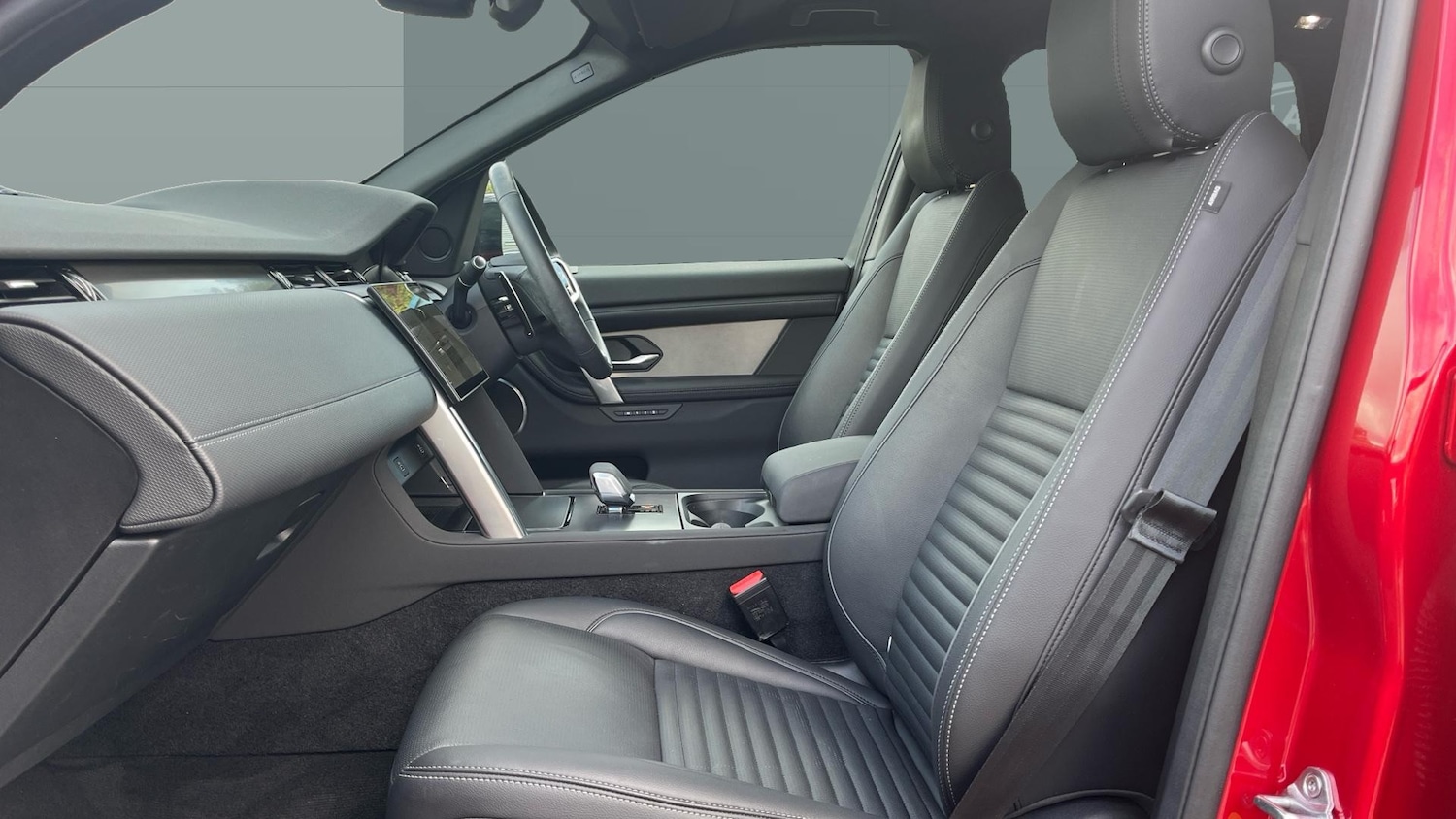 Used Land Rover Discovery Sport 2024 for sale - 76903860: Photo 3