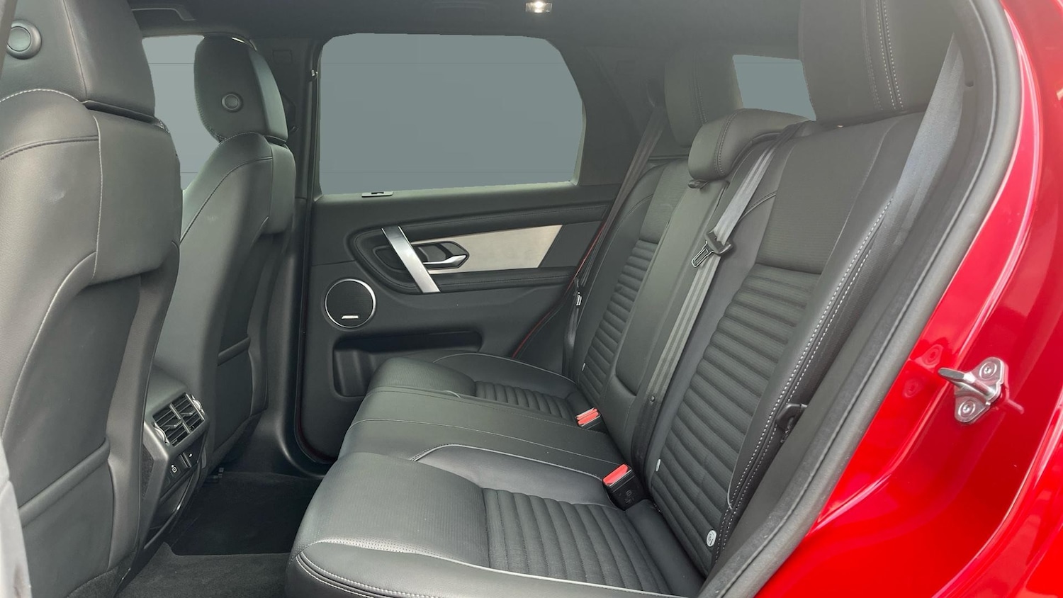 Used Land Rover Discovery Sport 2024 for sale - 76903860: Photo 4