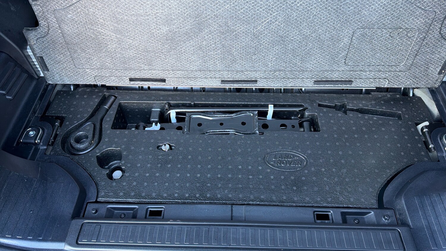 Used Land Rover Defender 2022 for sale - 76795033: Photo 22