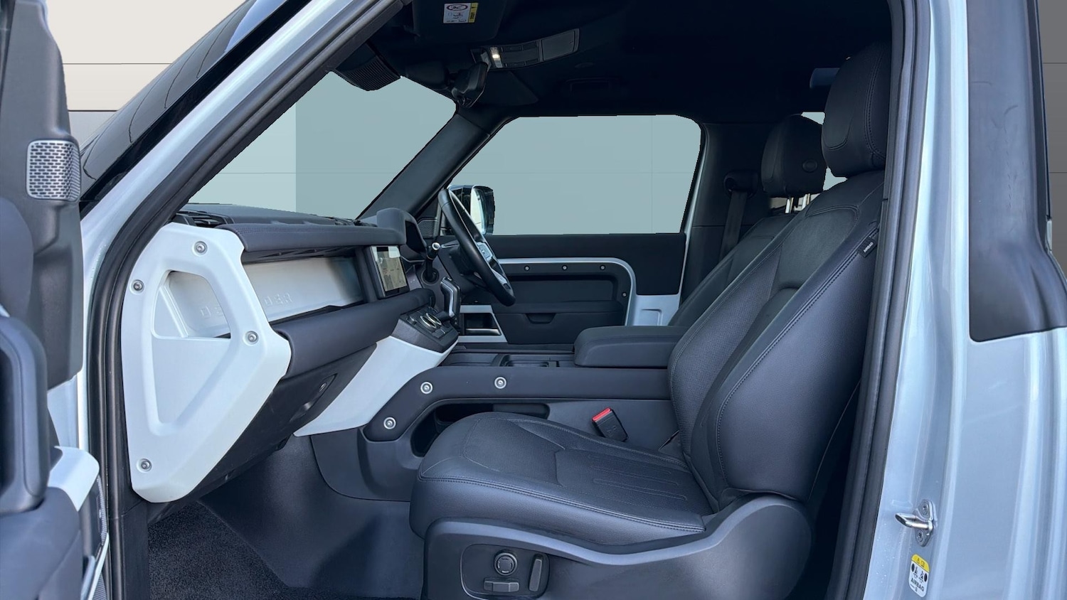 Used Land Rover Defender 2022 for sale - 76795033: Photo 3