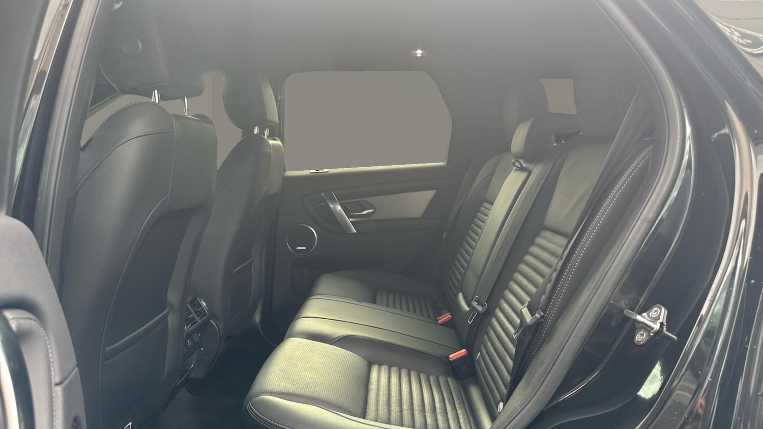 Used Land Rover Discovery Sport 2025 for sale - 76554135: Photo 4