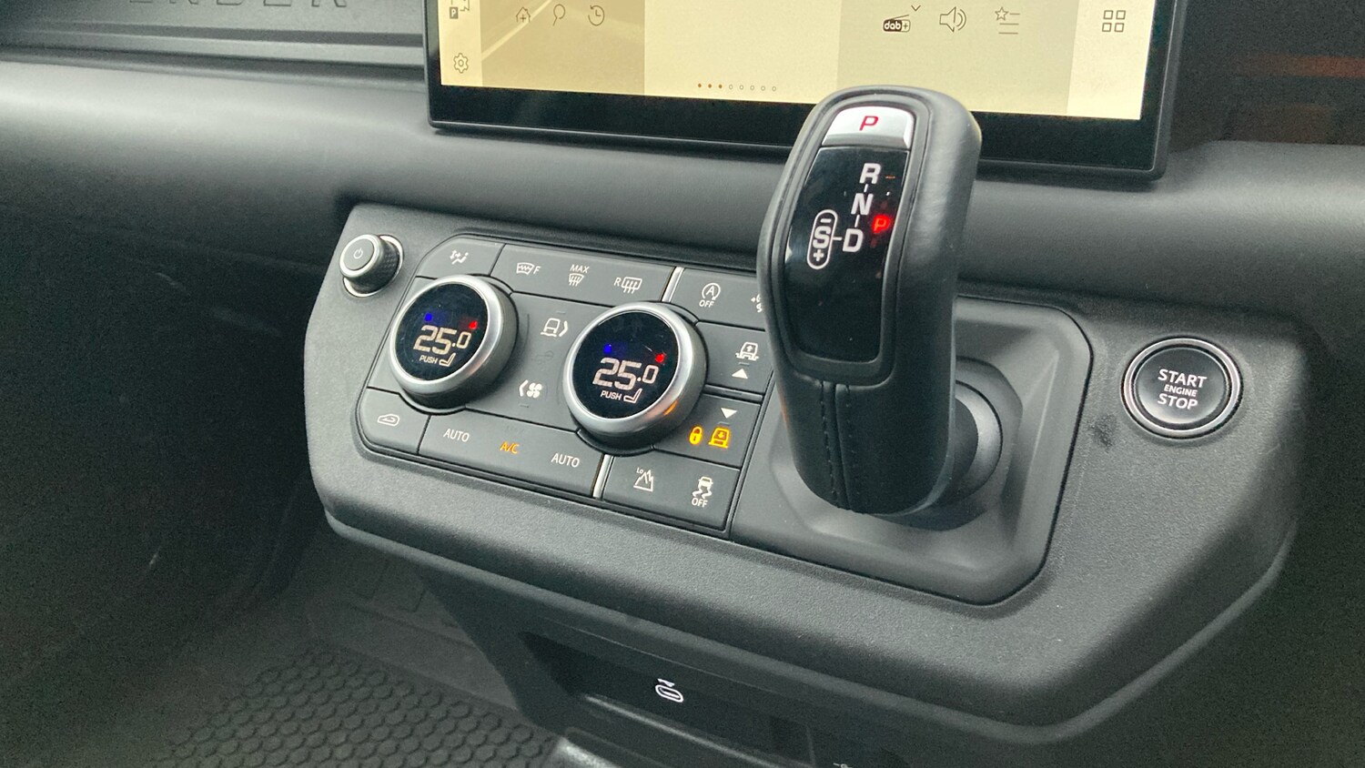 Used Land Rover Defender 2024 for sale - 77432496: Photo 13