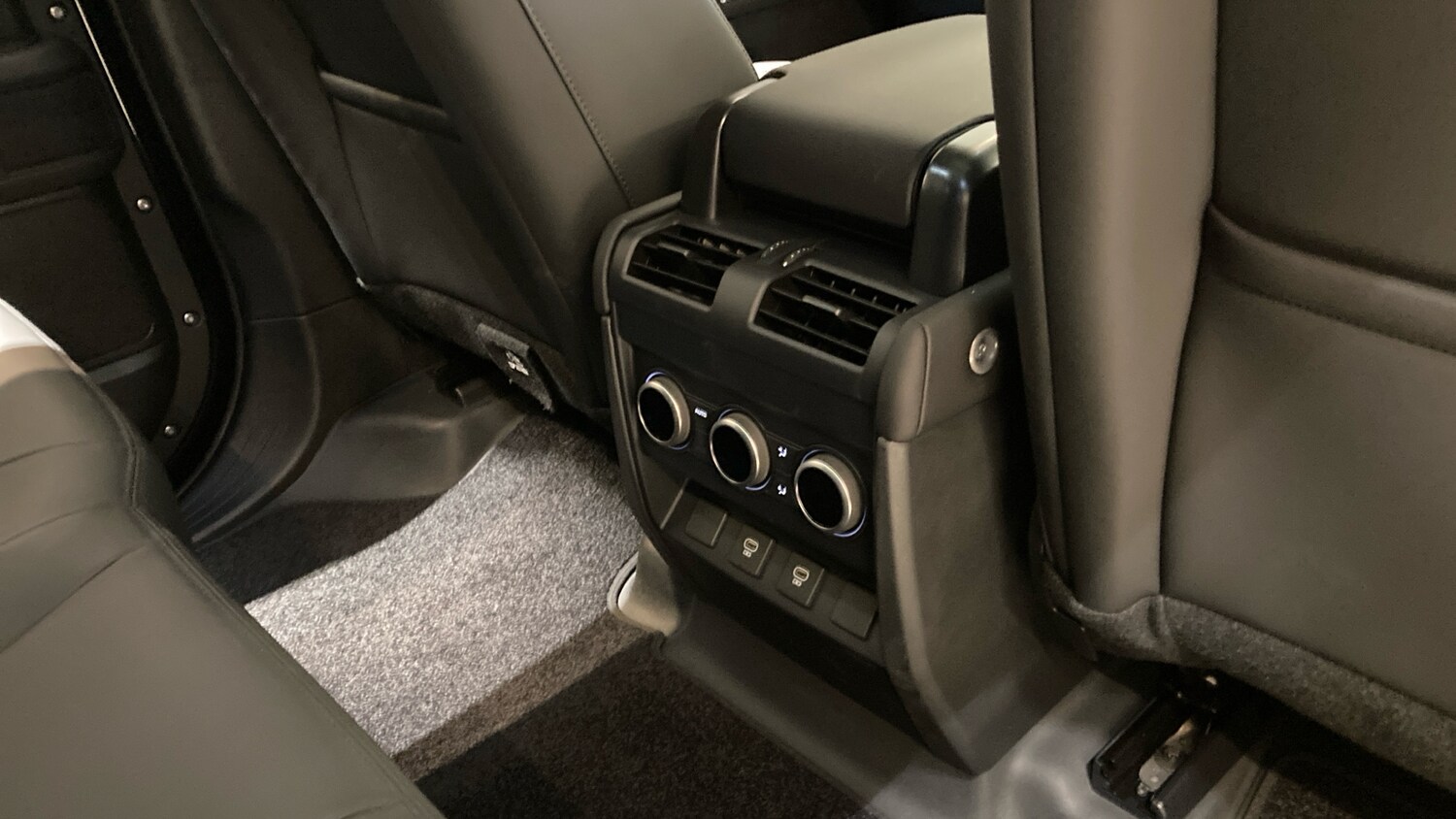 Used Land Rover Defender 2024 for sale - 77432496: Photo 18