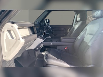 Used Land Rover Defender 2022 for sale - 76779274: Photo