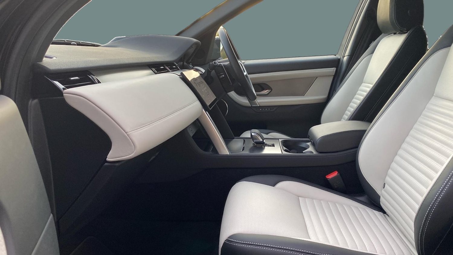 Used Land Rover Discovery Sport 2025 for sale - 76734925: Photo 3