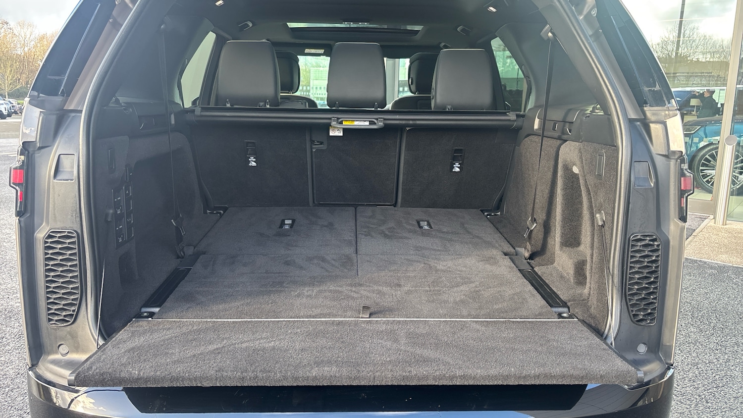 Used Land Rover Discovery 2021 for sale - 77228116: Photo 10