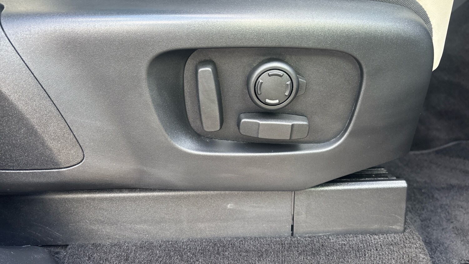 Used Land Rover Discovery 2021 for sale - 77228116: Photo 29