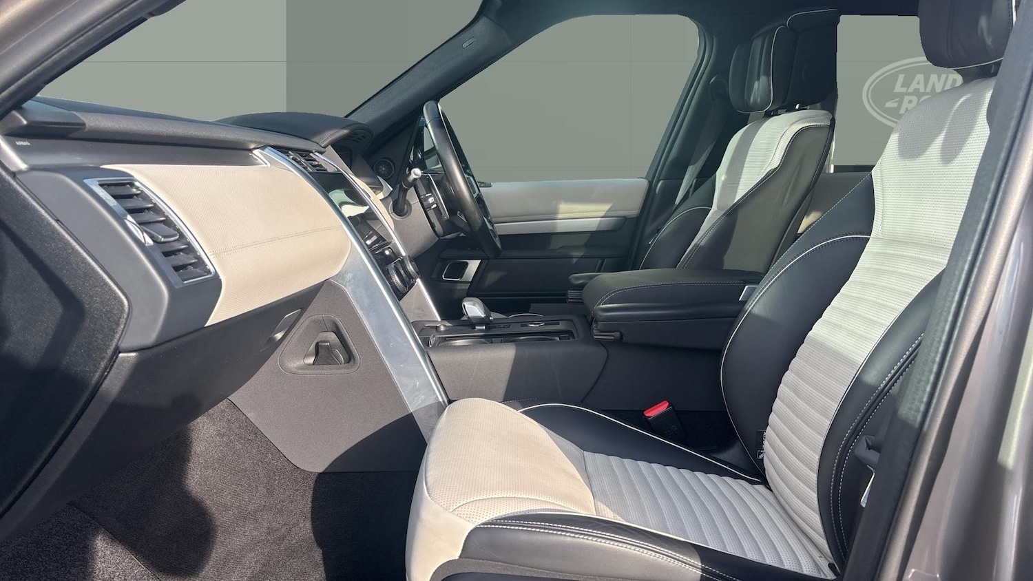 Used Land Rover Discovery 2021 for sale - 77228116: Photo 3