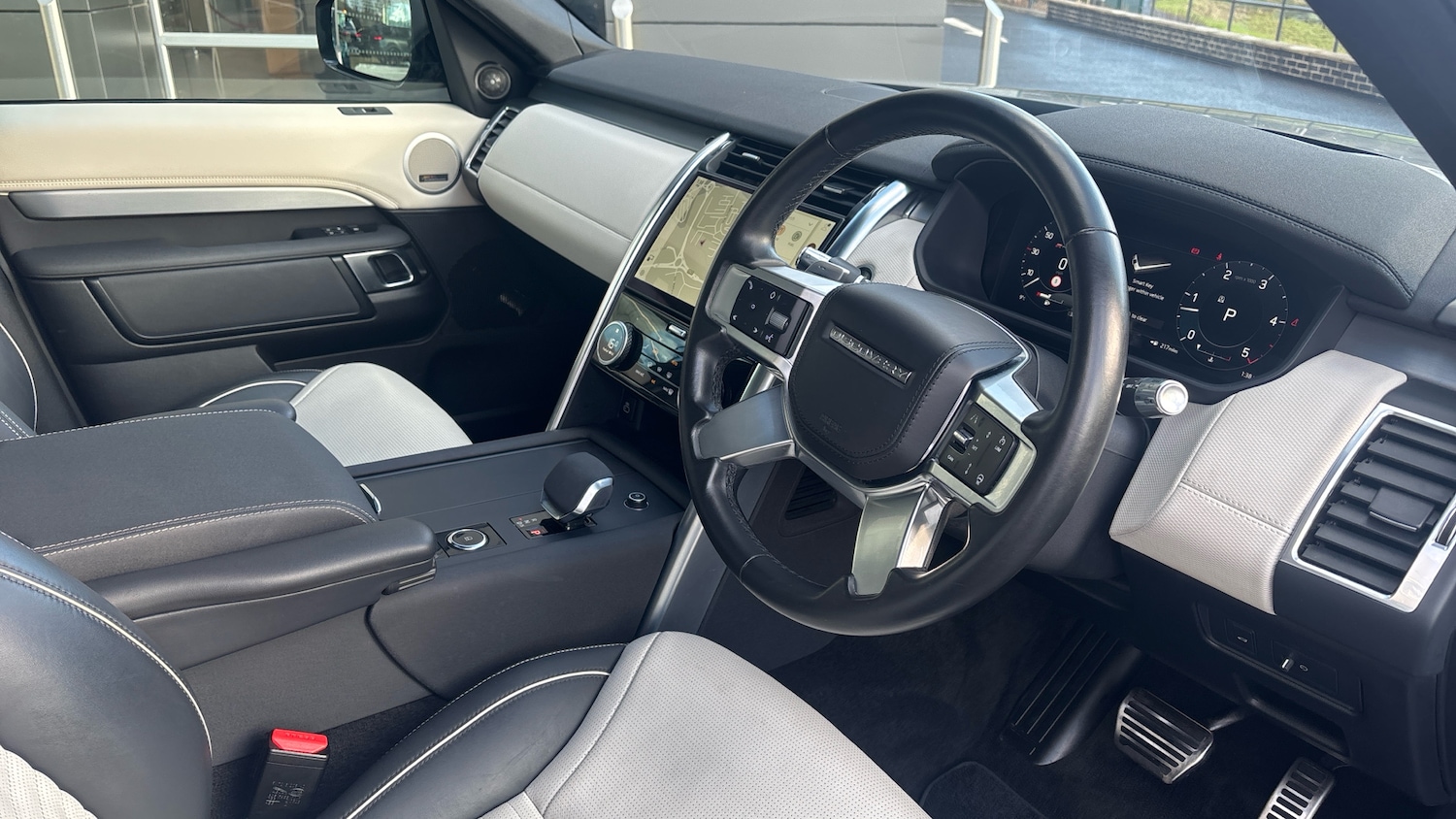 Used Land Rover Discovery 2021 for sale - 77228116: Photo 31