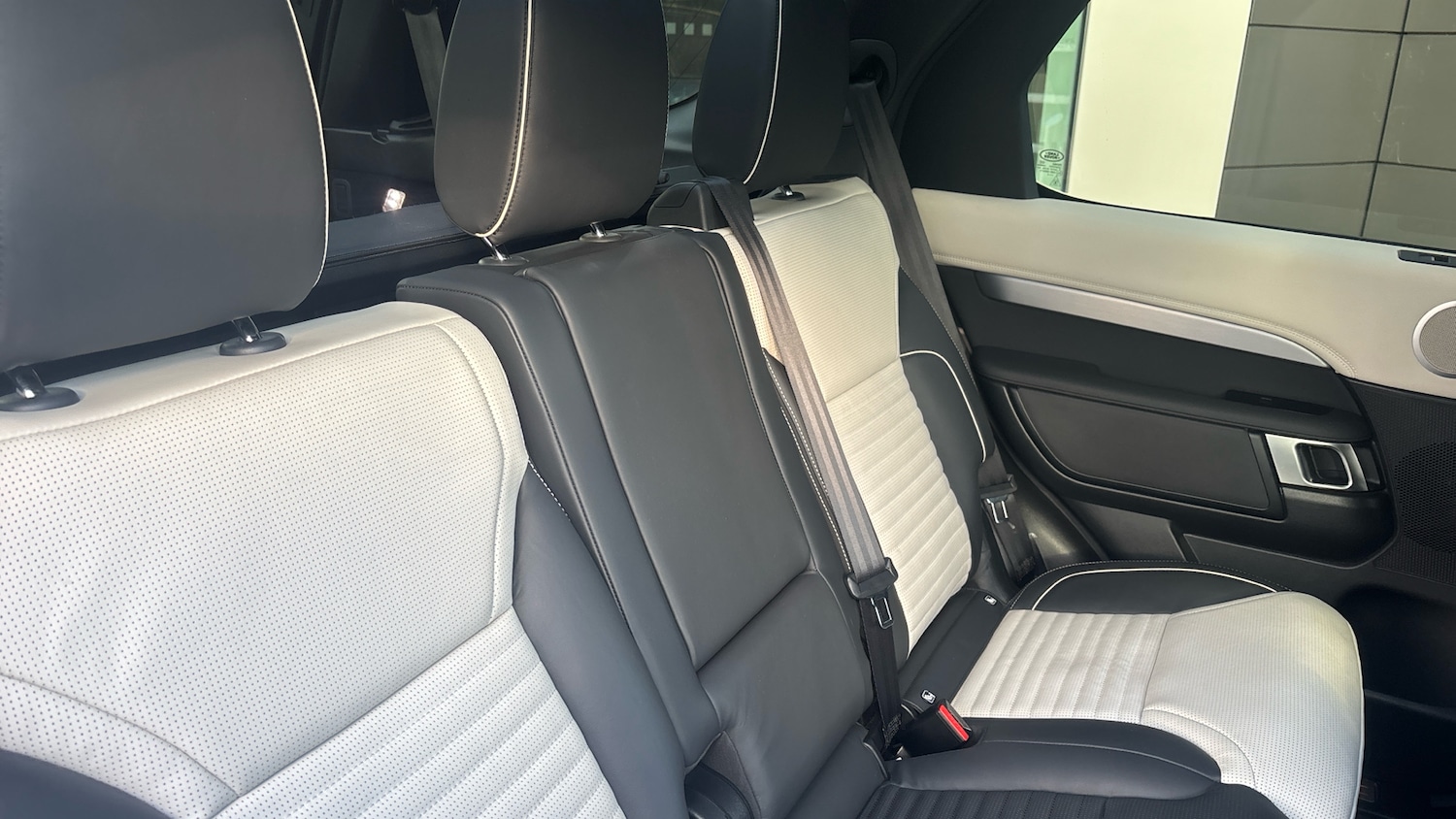 Used Land Rover Discovery 2021 for sale - 77228116: Photo 35