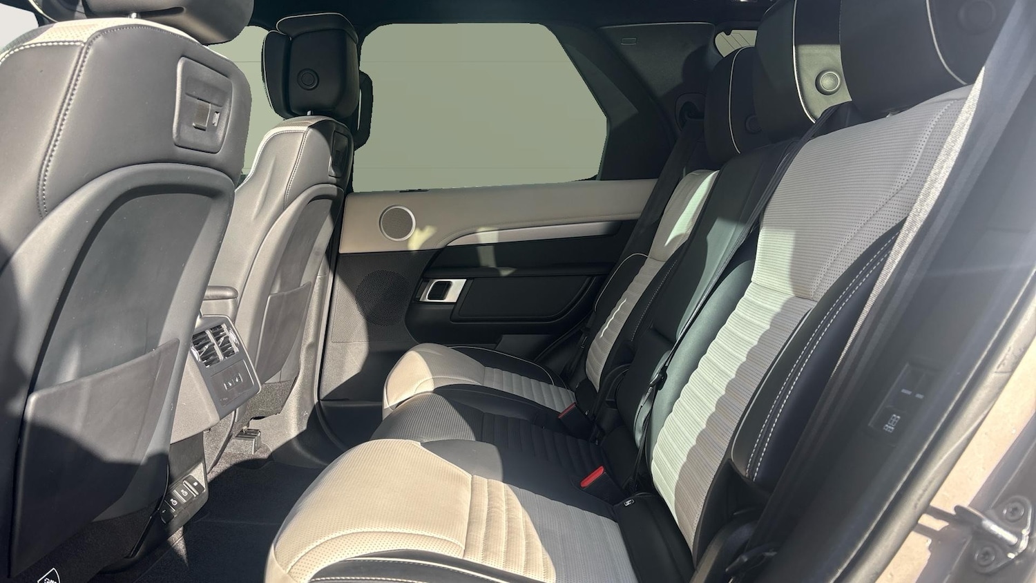 Used Land Rover Discovery 2021 for sale - 77228116: Photo 4