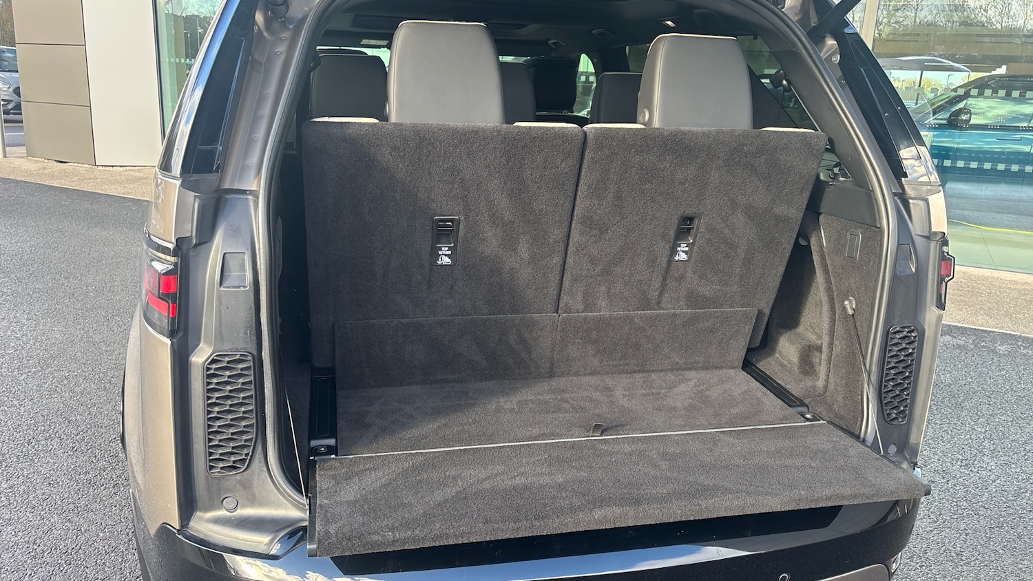 Used Land Rover Discovery 2021 for sale - 77228116: Photo 63