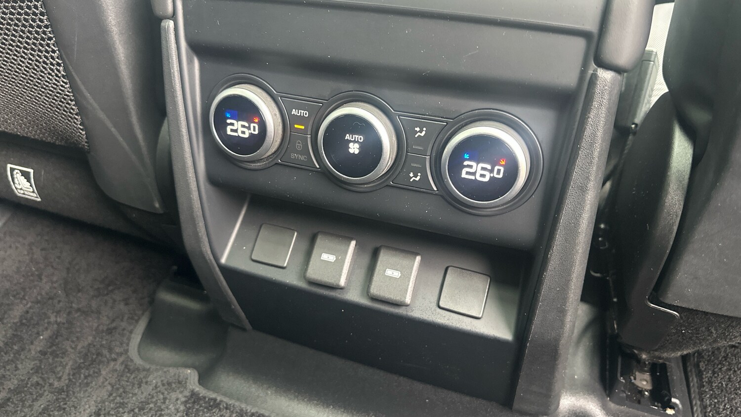 Used Land Rover Defender 2023 for sale - 78039153: Photo 40