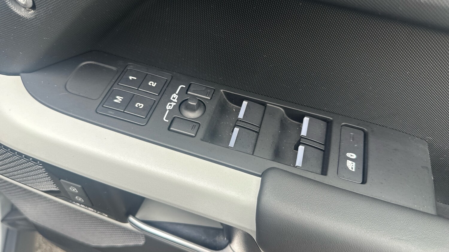 Used Land Rover Defender 2023 for sale - 78039153: Photo 44