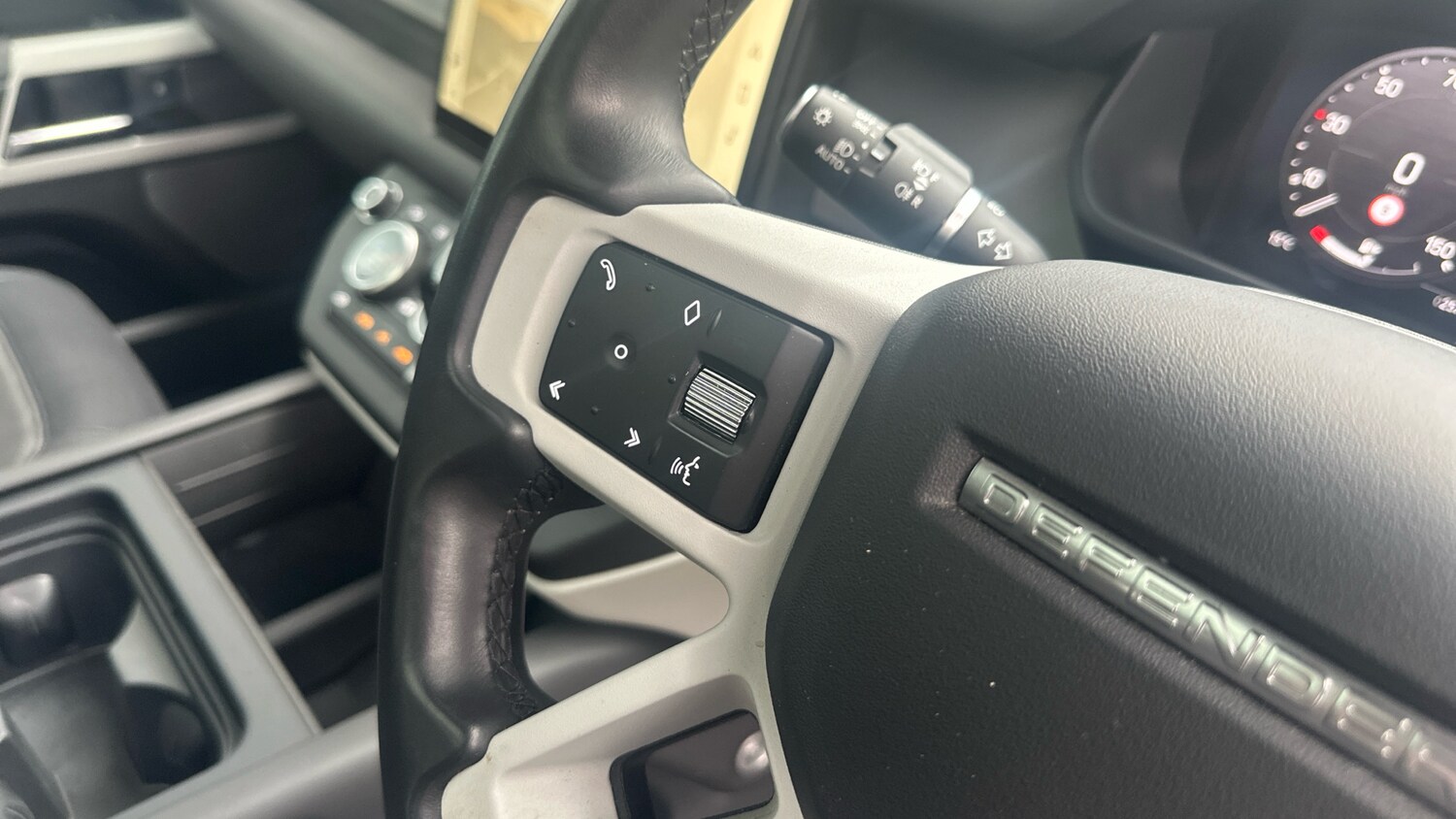 Used Land Rover Defender 2023 for sale - 78039153: Photo 48