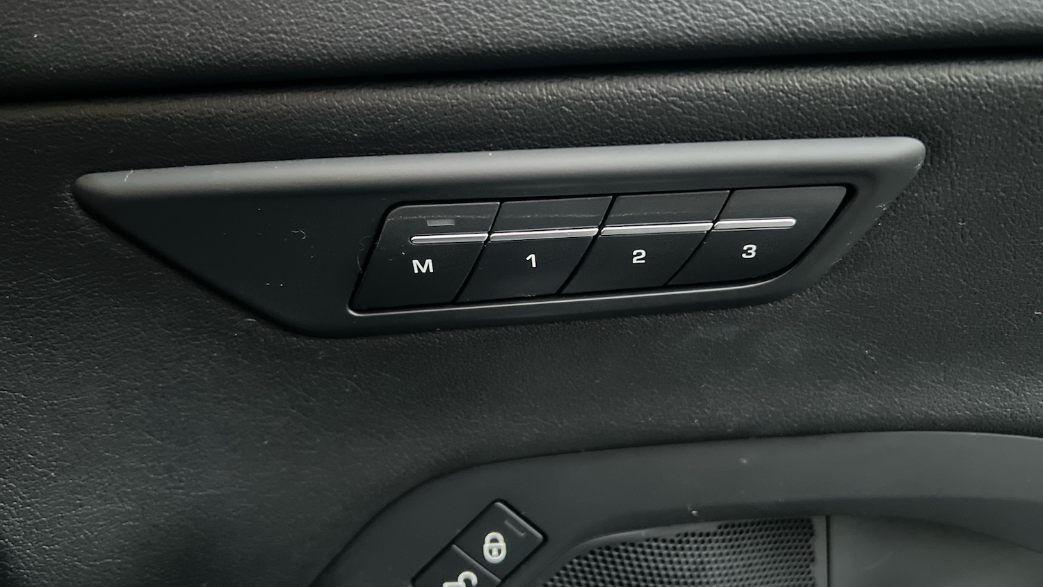 Used Jaguar E-Pace 2020 for sale - 77220717: Photo 31