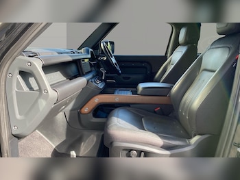 Used Land Rover Defender 2021 for sale - 78882511: Photo