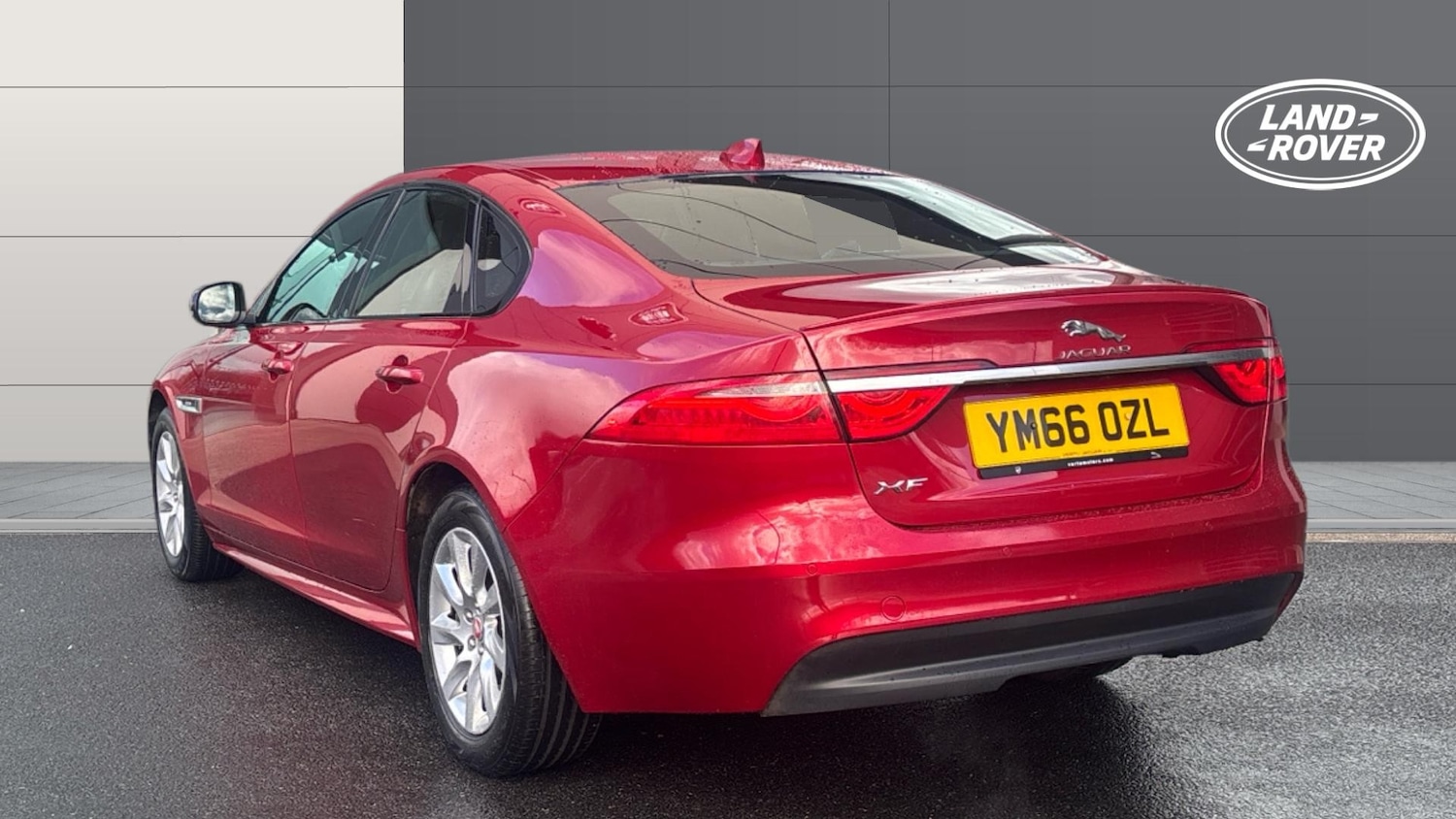 Used Jaguar XF 2017 for sale - 77535807: Photo 2