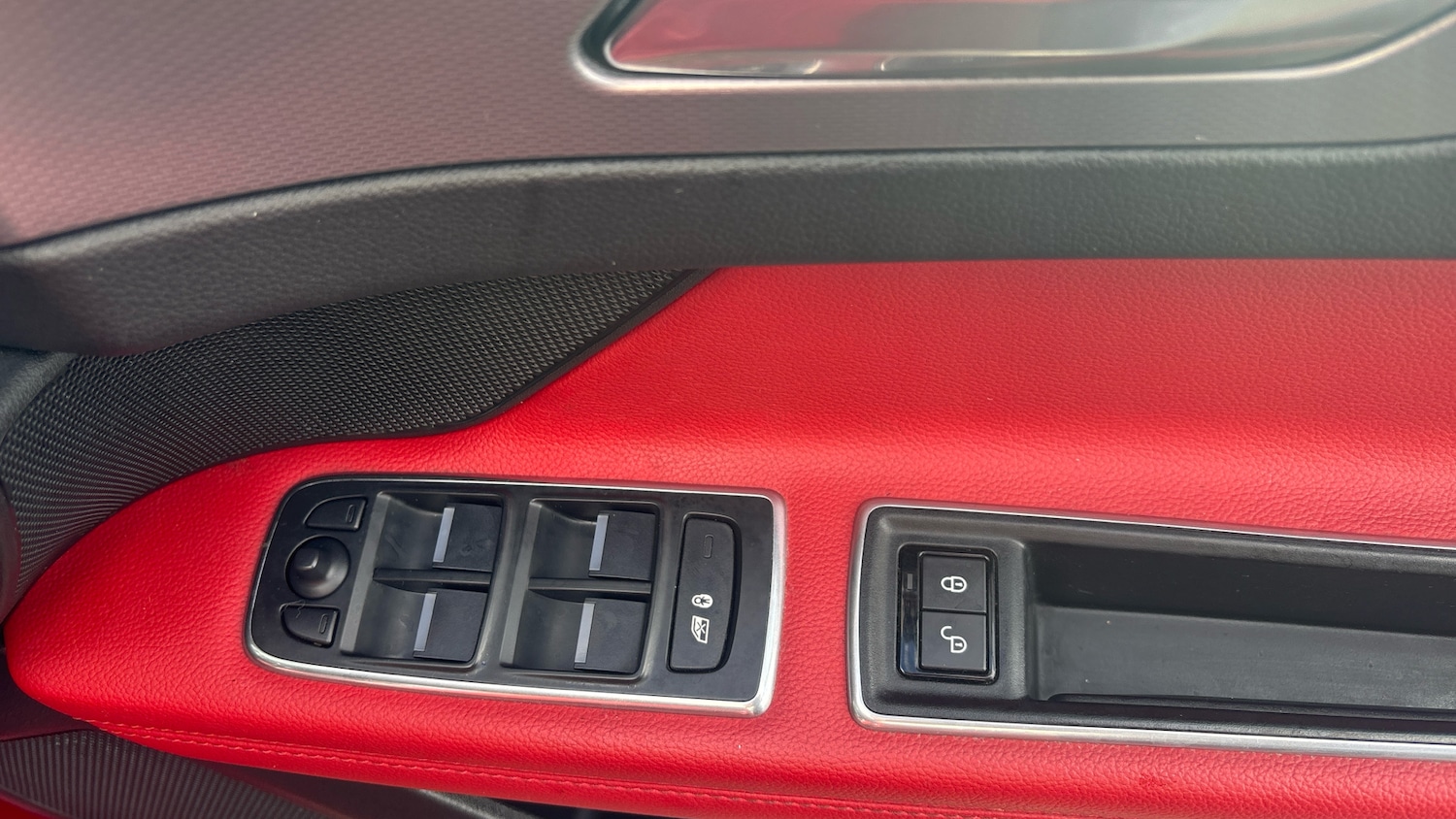 Used Jaguar XF 2017 for sale - 77535807: Photo 25