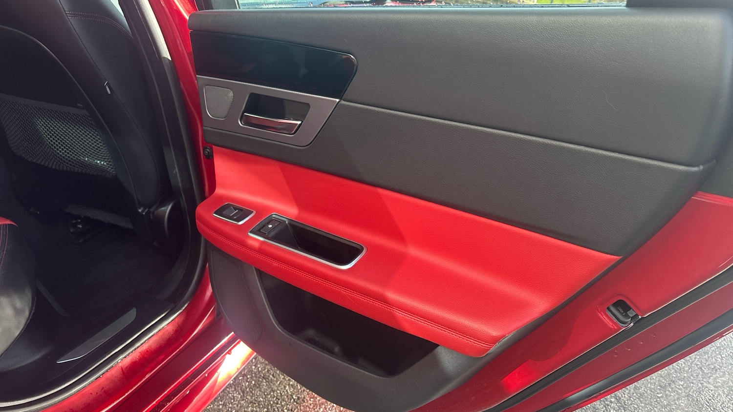 Used Jaguar XF 2017 for sale - 77535807: Photo 33