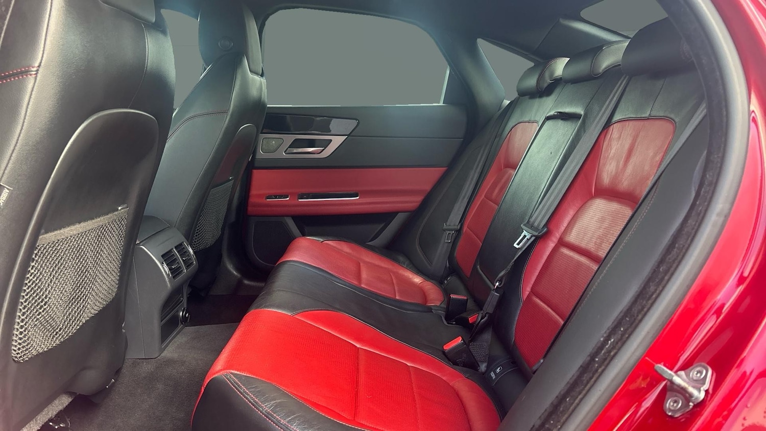 Used Jaguar XF 2017 for sale - 77535807: Photo 4