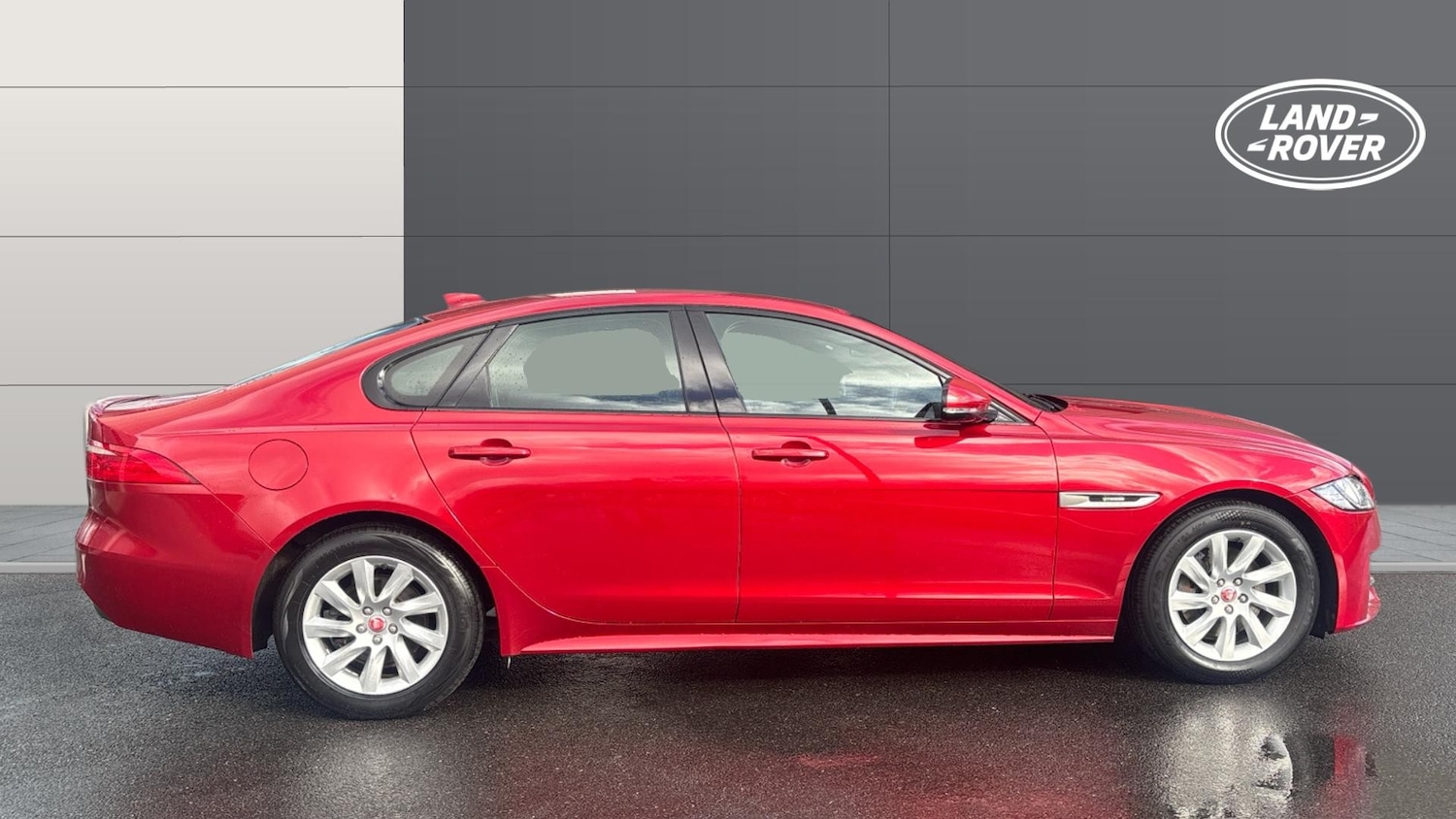 Used Jaguar XF 2017 for sale - 77535807: Photo 5