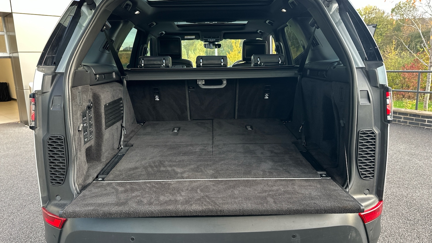 Used Land Rover Discovery 2019 for sale - 76355399: Photo 10