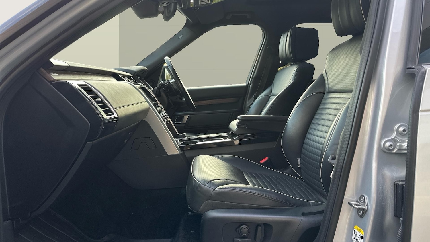 Used Land Rover Discovery 2019 for sale - 76355399: Photo 3