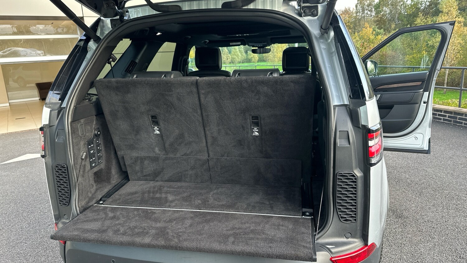 Used Land Rover Discovery 2019 for sale - 76355399: Photo 39