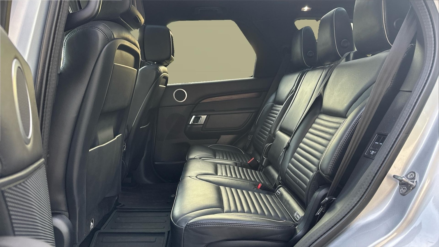 Used Land Rover Discovery 2019 for sale - 76355399: Photo 4