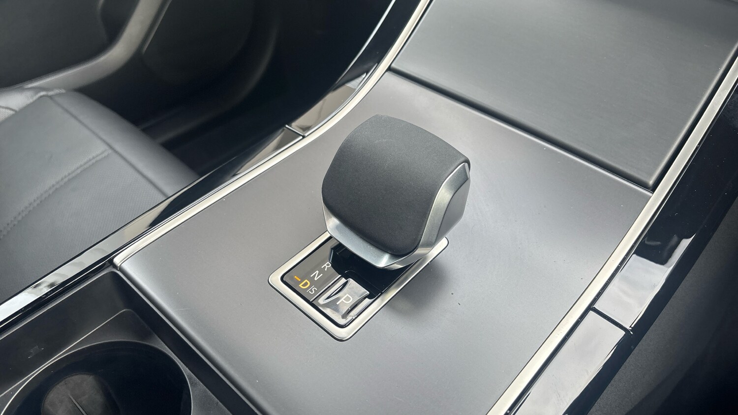 Used Land Rover Range Rover Velar 2025 for sale - 77603621: Photo 13