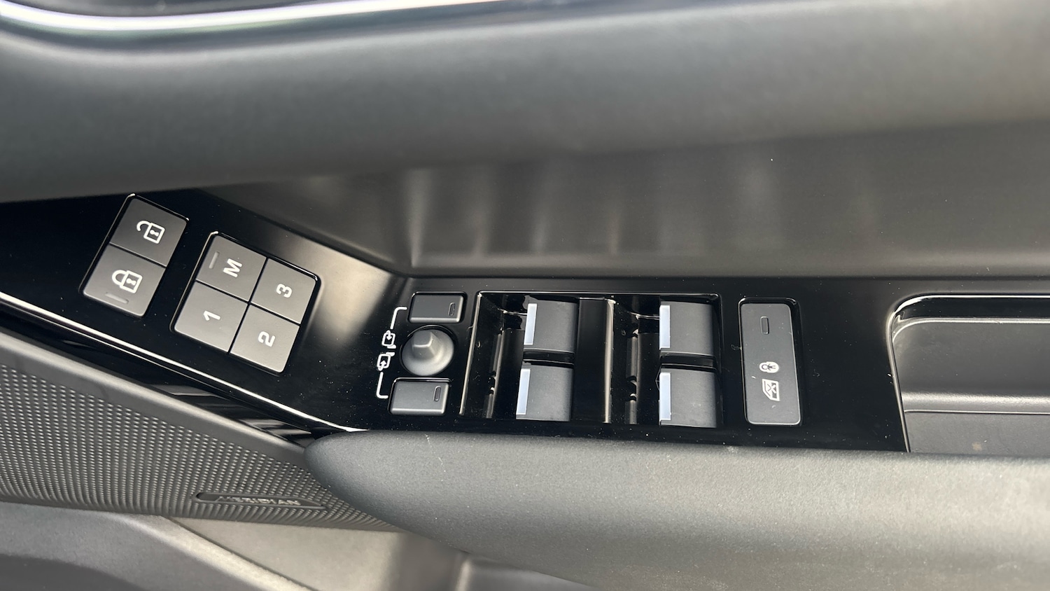 Used Land Rover Range Rover Velar 2025 for sale - 77603621: Photo 23