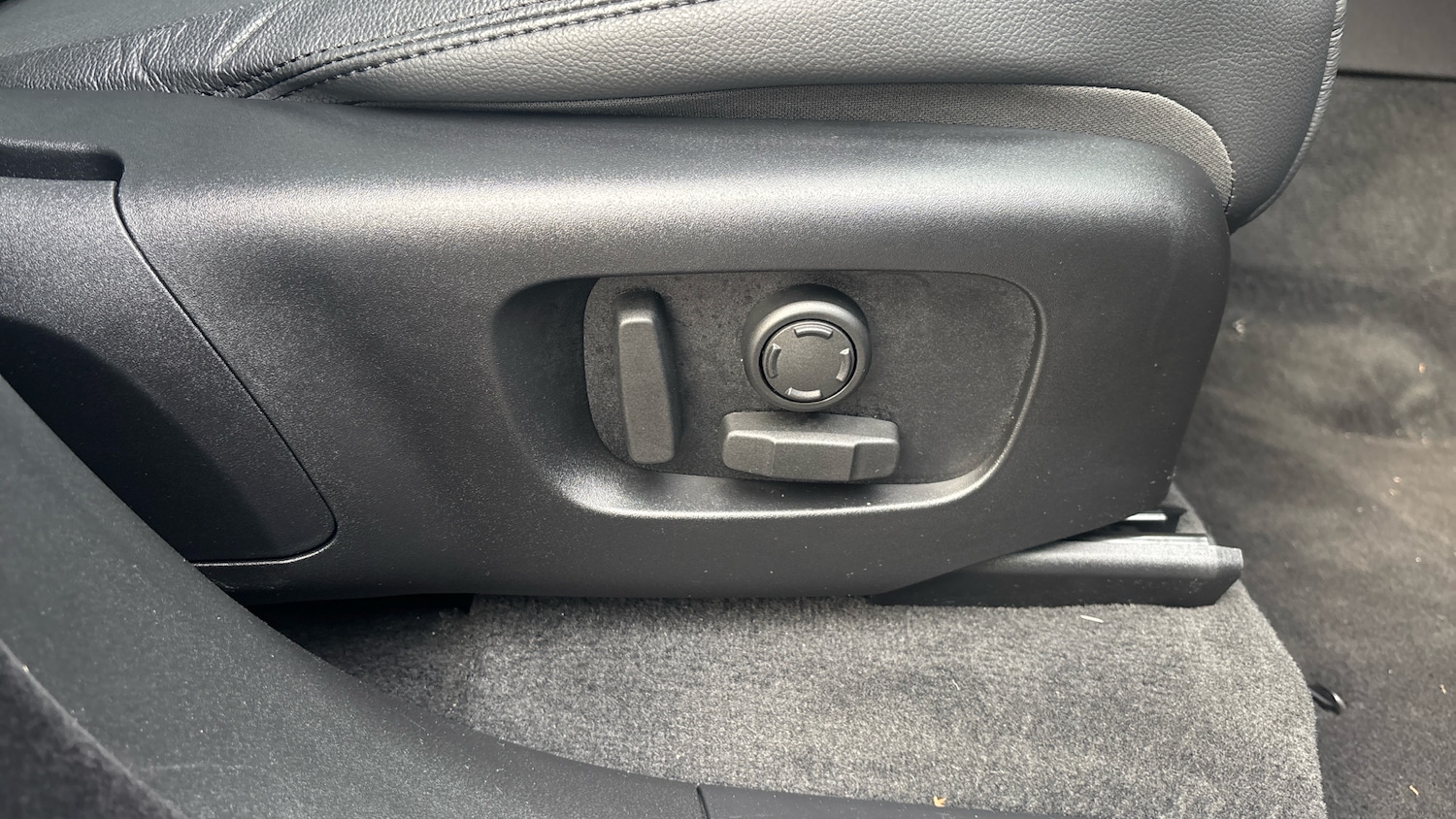 Used Land Rover Range Rover Velar 2025 for sale - 77603621: Photo 27