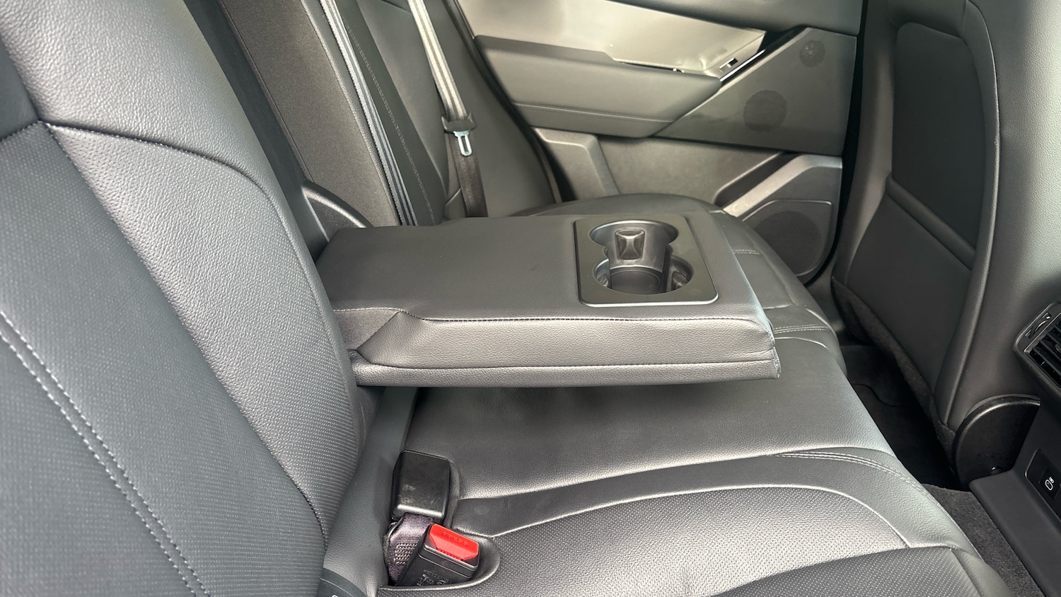 Used Land Rover Range Rover Velar 2025 for sale - 77603621: Photo 32