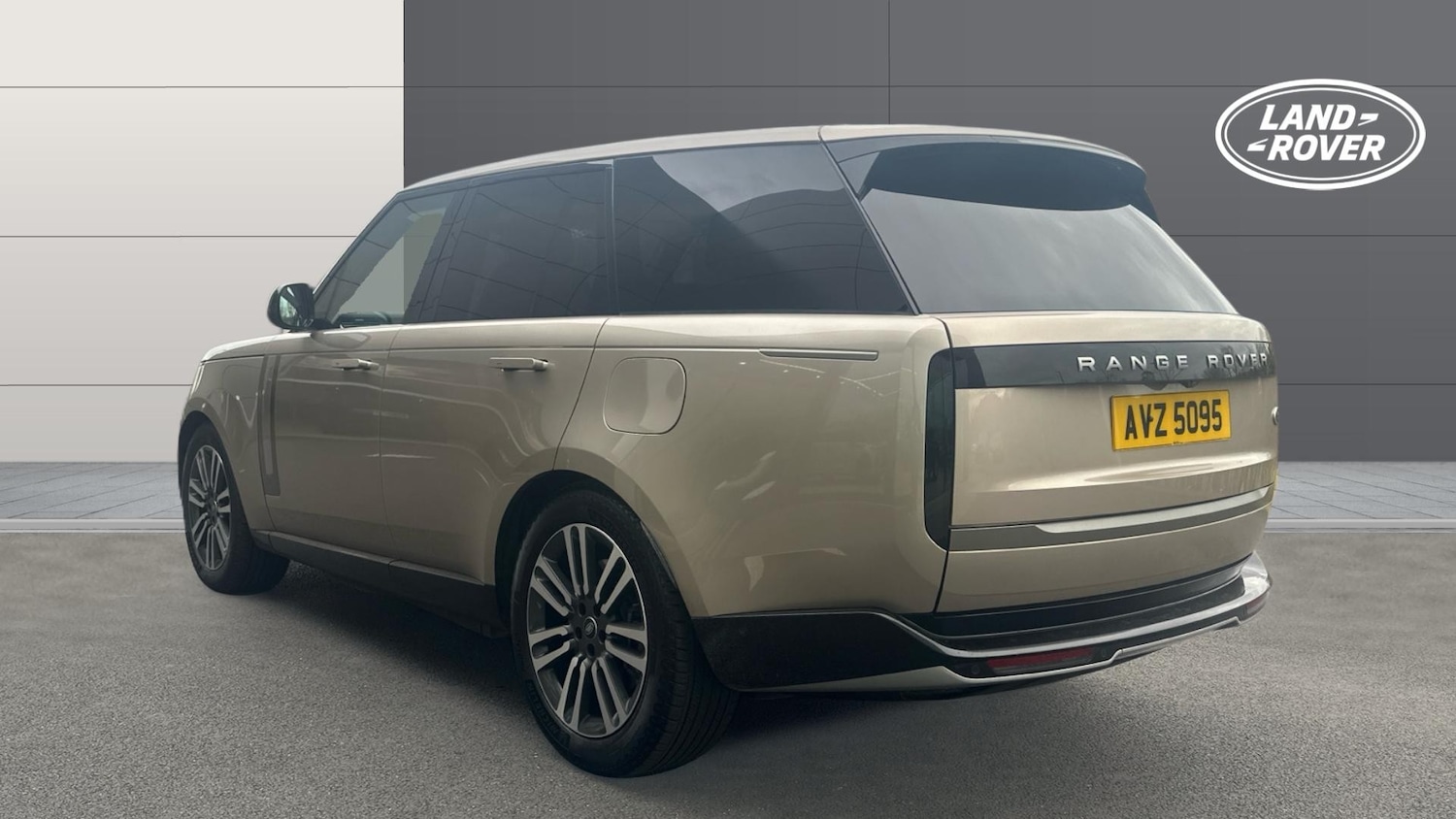 Used Land Rover Range Rover 2023 for sale - 77033341: Photo 2