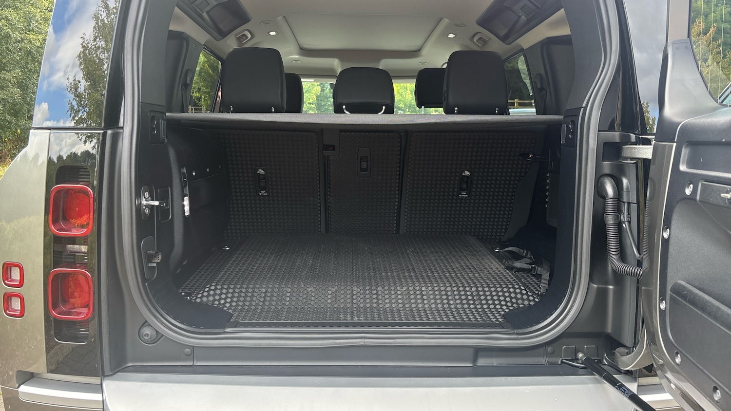 Used Land Rover Defender 2022 for sale - 76063671: Photo 10