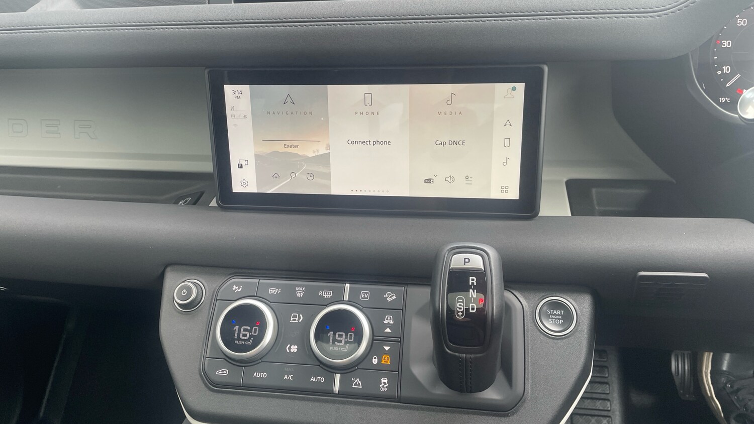 Used Land Rover Defender 2022 for sale - 76063671: Photo 14