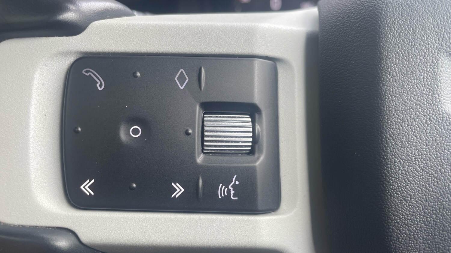 Used Land Rover Defender 2022 for sale - 76063671: Photo 20